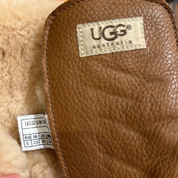 UGG ADIRONDACK III TALL BOOT Women - Picture 3 of 5